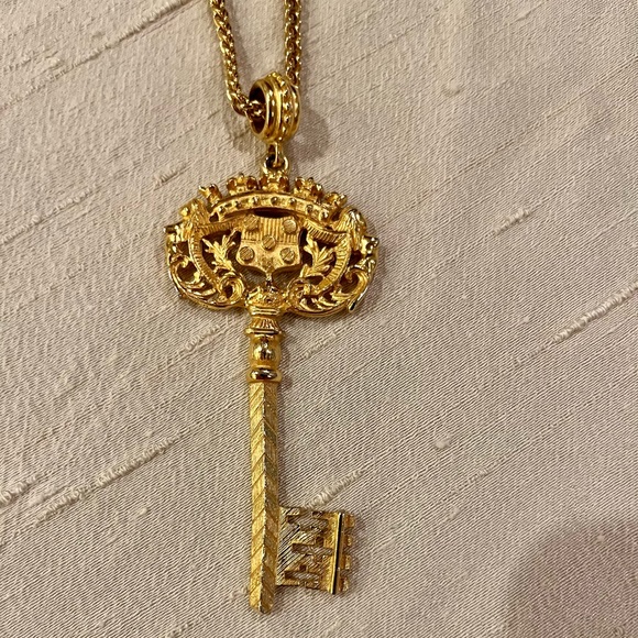 Ben-Amun Key Charm Pendant Necklace - Picture 12 of 16